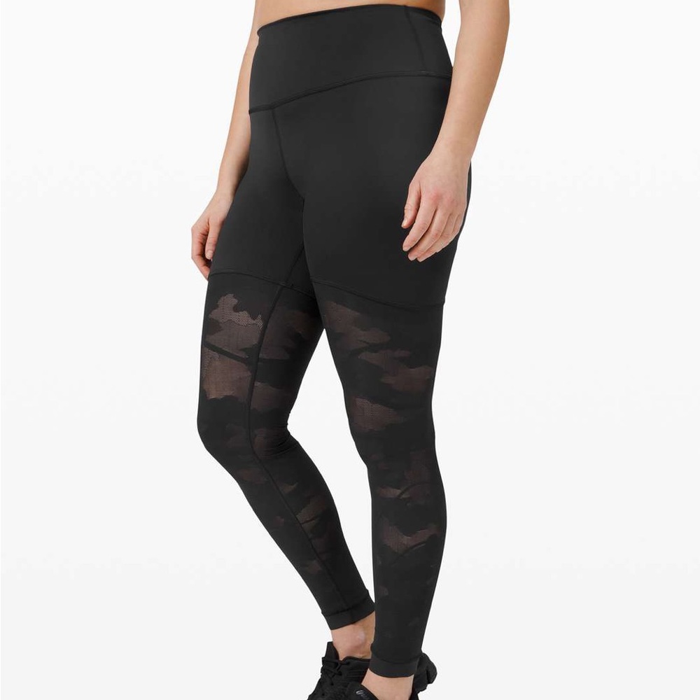 Lululemon Sheer Will High-Rise Tight 28" *Camo
Black NWT a size 6